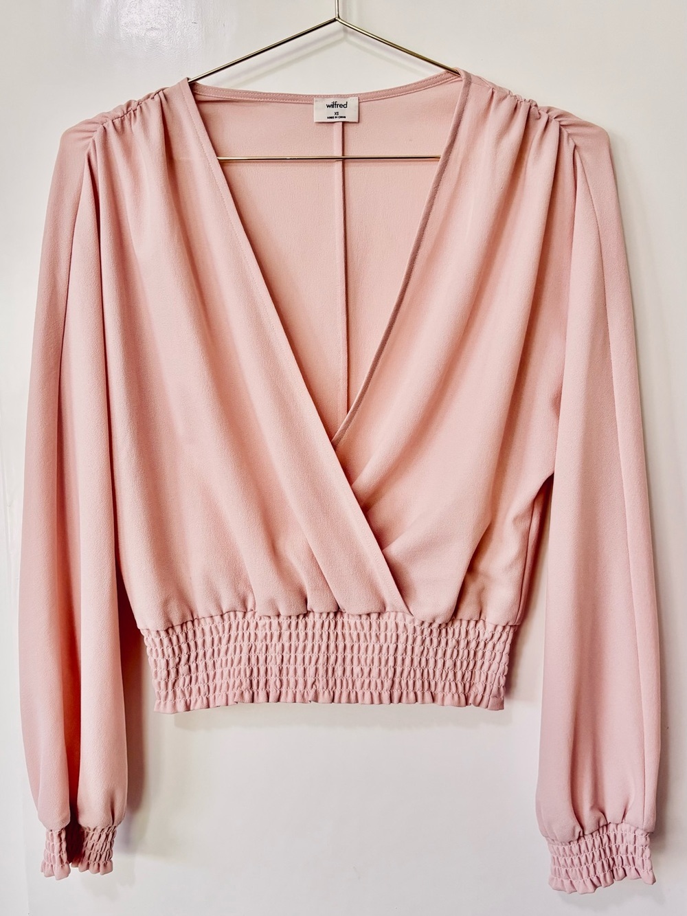 Wilfred| Aritzia| Blush Pink ‘Wistful’ Smocked-Waist V-Neck Blouse Sz XS